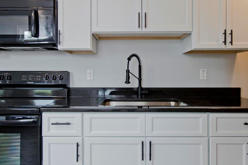 Agawam Condo: 104 Moore St