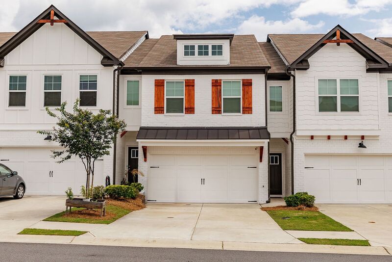 Auburn House: 38 Auburn Woods Drive