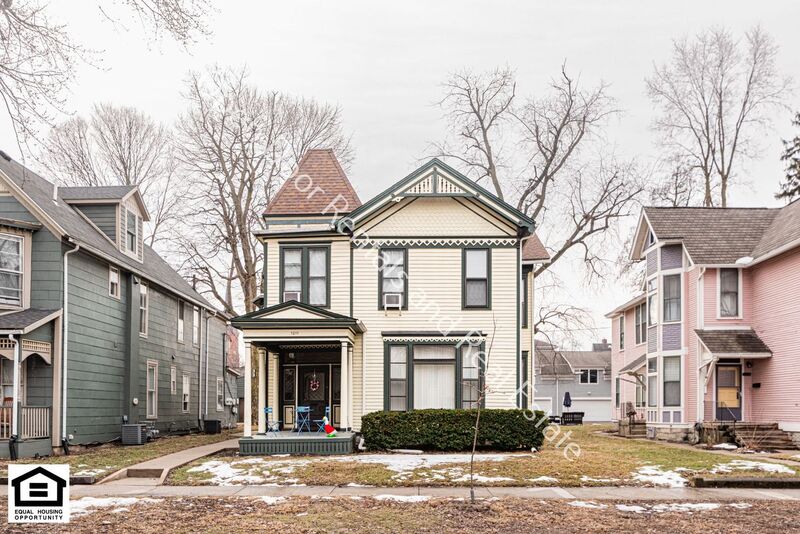 Fort Wayne Condo: 1011 W Wayne St