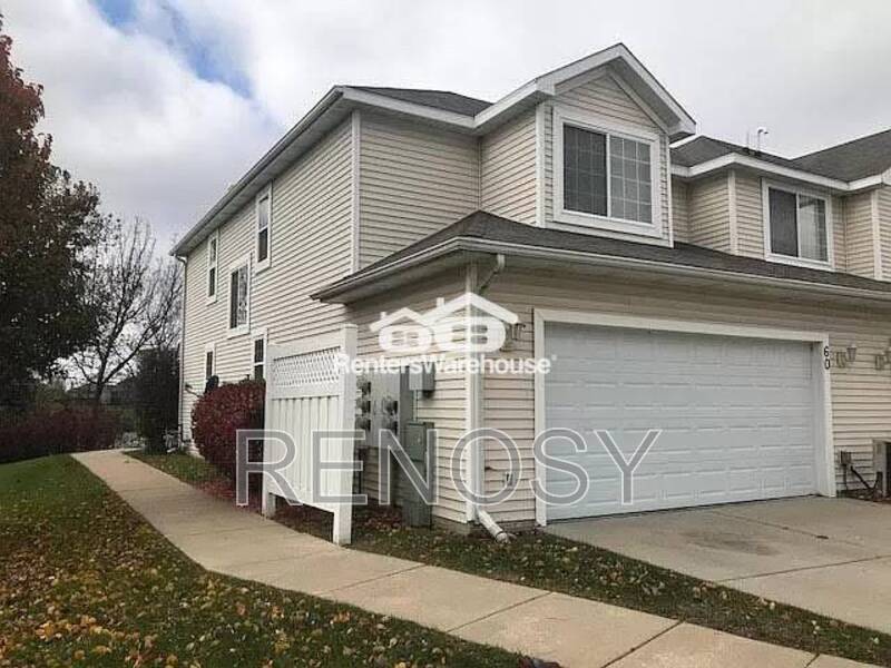 West Des Moines House: 1400 S 52nd Street