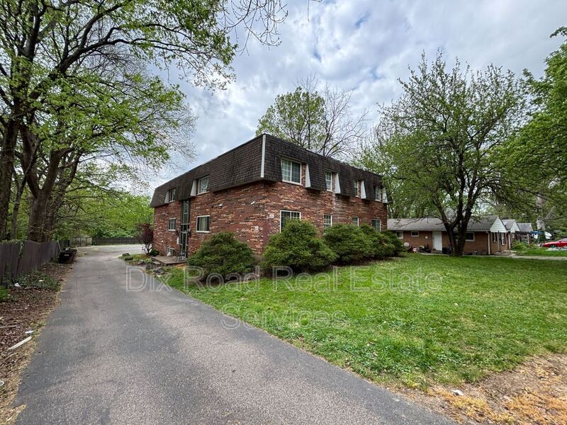 Cincinnati House: 6943 Gracely Dr.