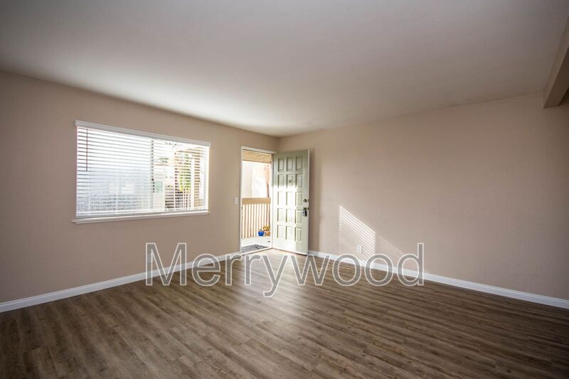 Carlsbad Condo: 2585 Jefferson St.