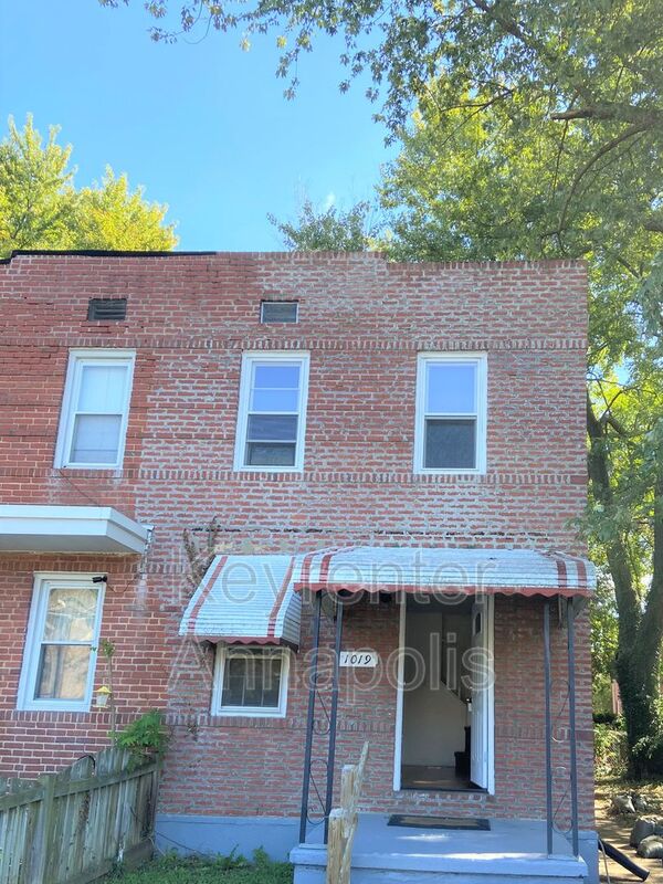 Annapolis House: 1019 President St