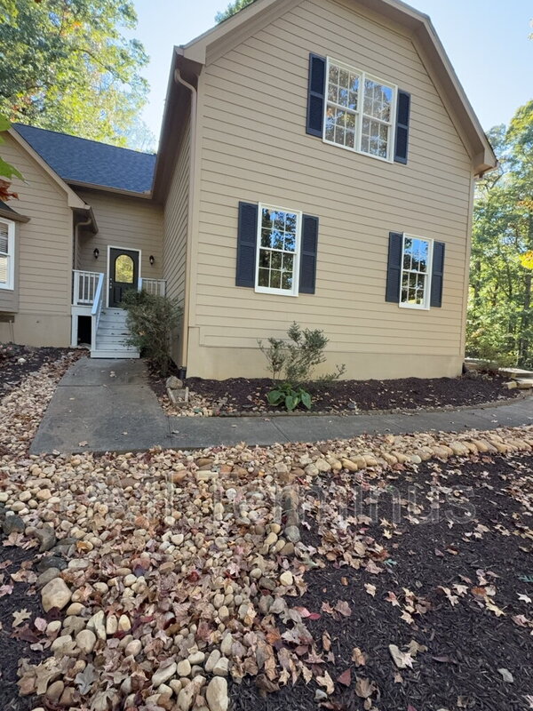 Marietta House: 4756 Forest Glen Court Northeast