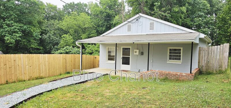 Hillsborough House: 524 Short Street West