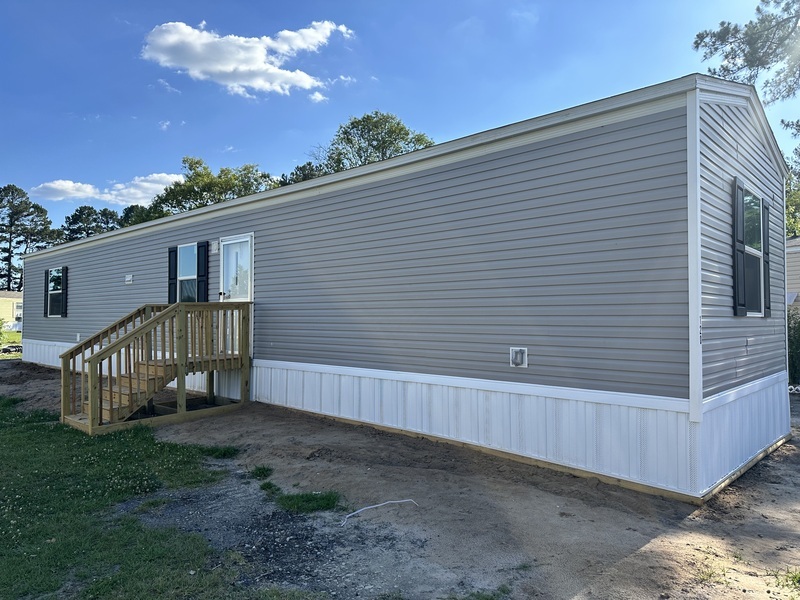 Lumberton House: 3525 E Elizabethtown Rd
