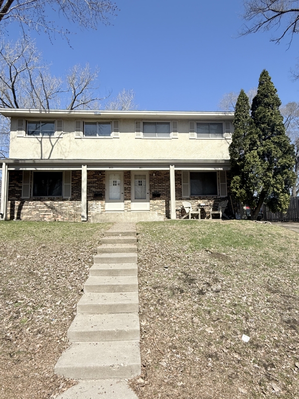 Hopkins Condo: 509 Sunnyside Lane