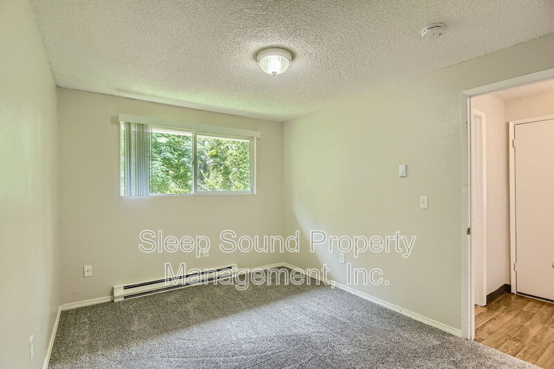 Oregon City Condo: 691 Molalla Avenue