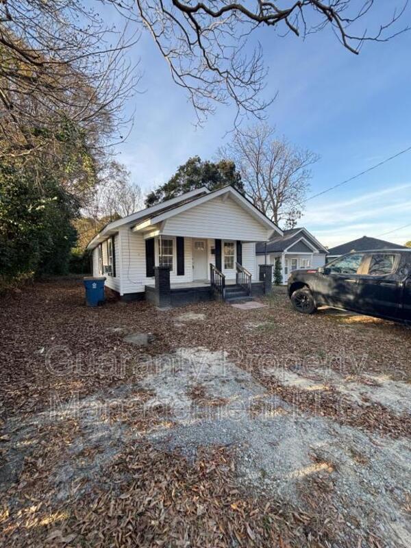 Dunn House: 1005 N King Ave