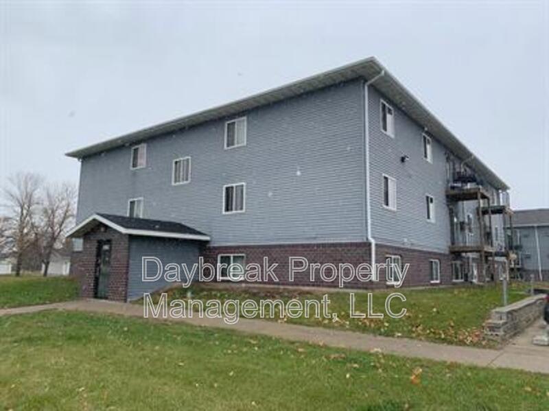 Moorhead Condo: 1202 34th Avenue South - 202