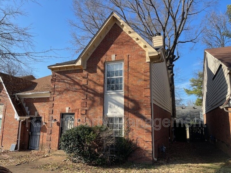 Memphis House: 5560 Blossom Ln