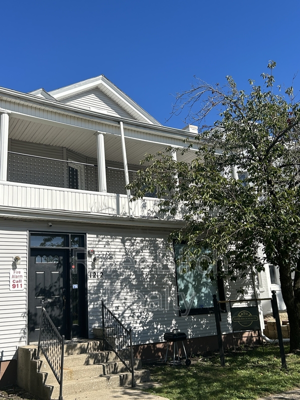 Springfield Condo: 1212 South 7th Street - B