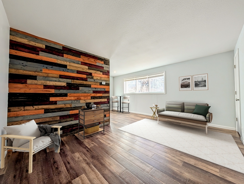 Pella Condo: 306 Central Drive - 2