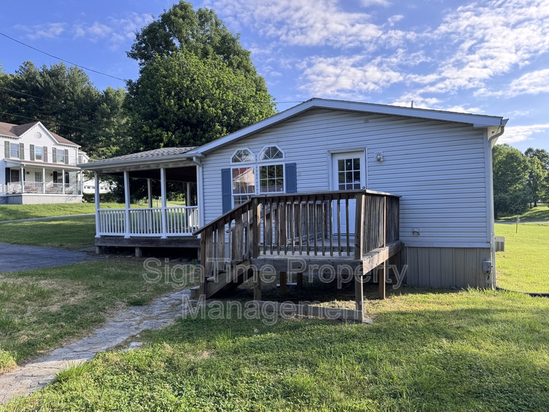 Sharpsburg House: 2311 Back Road