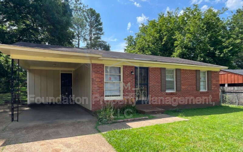 Memphis House: 3932 December Street