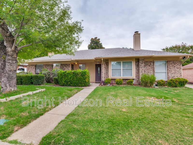 Euless House: 3006 Post Oak Drive