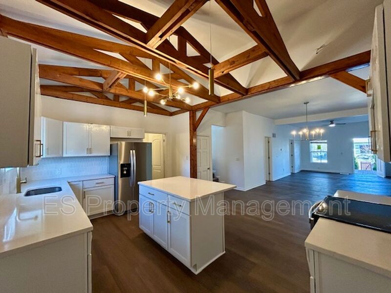 Beautiful Updated Home!!! - Photo 10