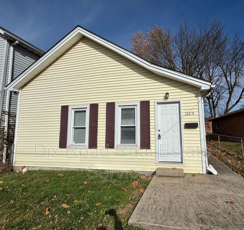 Middletown House: 1609 Manchester Avenue