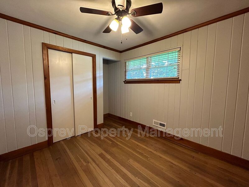 Spacious Brick Ranch Single Family Home!  - Photo 15