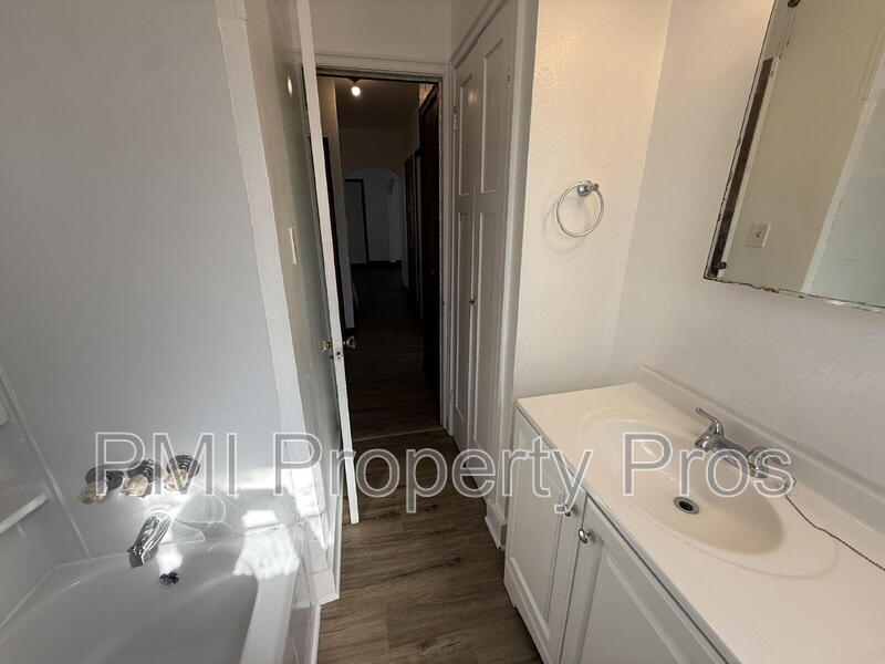 Milwaukee Condo: 2821A North 57th