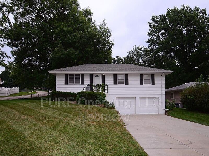 Omaha House: 12386 Bel Dr