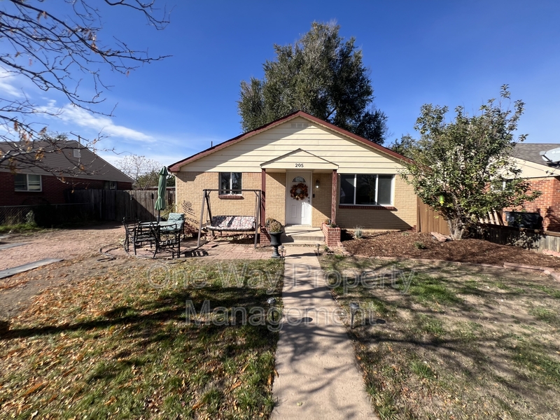 Greeley House: 205 16th Avenue Court