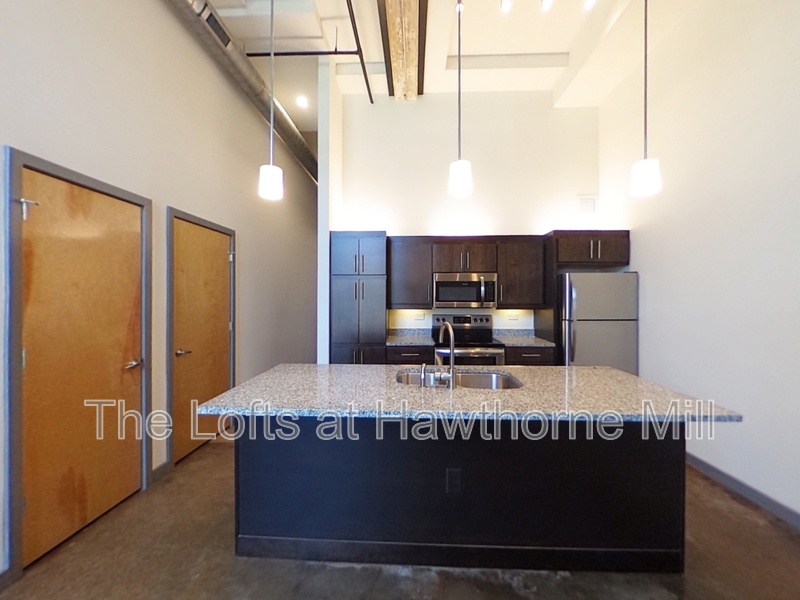 Charlotte Condo: 1101 Hawthorne Lane