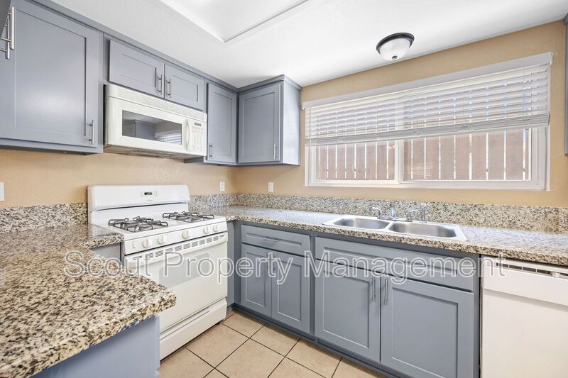 Murrieta Townhome: 28911 Calle del lago