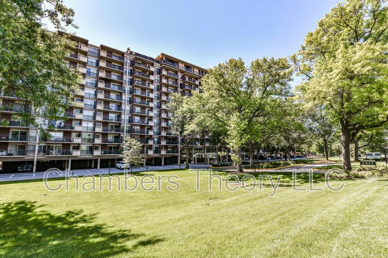 Arlington Condo: 1300 Army Navy Drive
