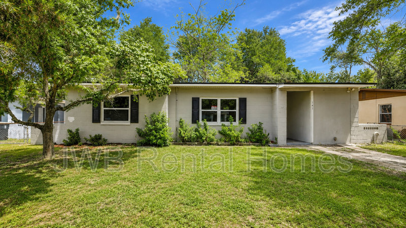 Jacksonville House: 141 43rd St W