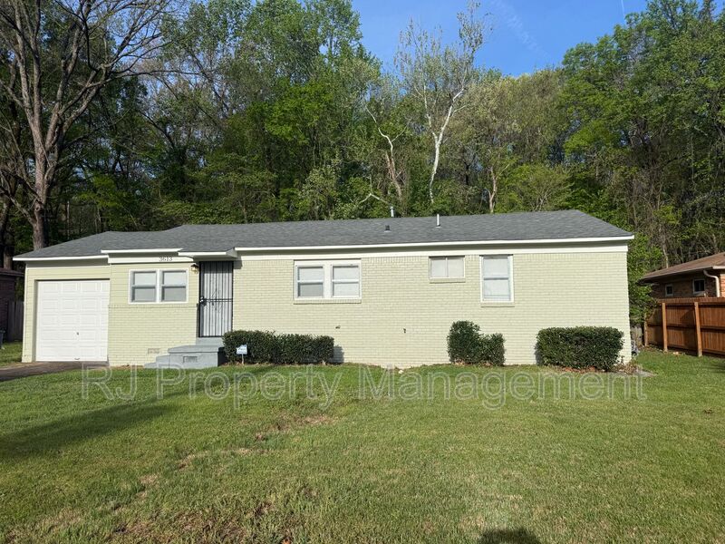 Memphis House: 3613 Ladue St