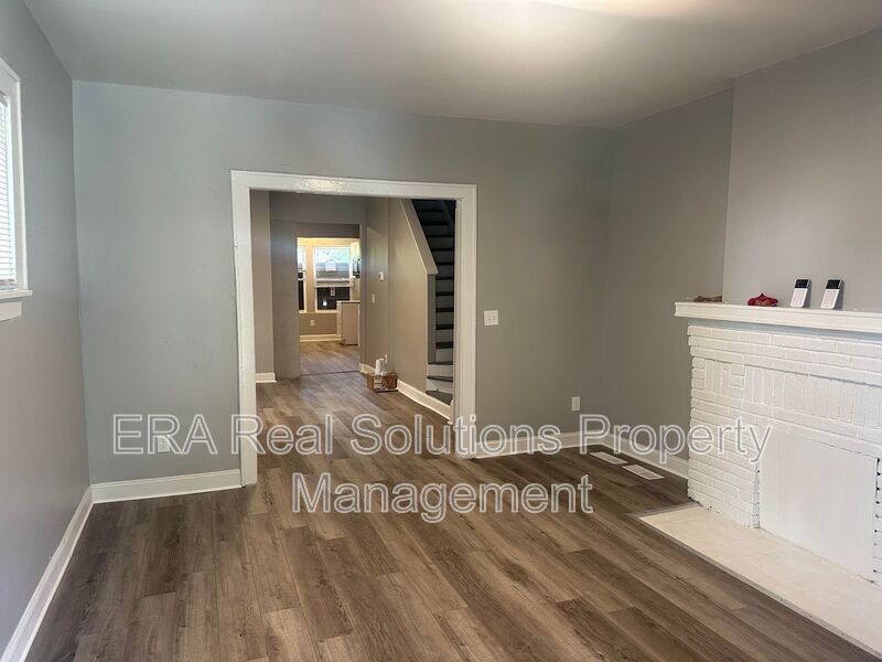 Columbus House: 1084 E 16Th Ave