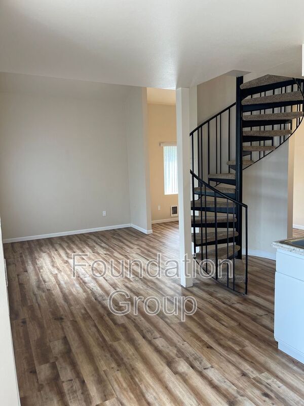 Seattle House: 400 10th Ave