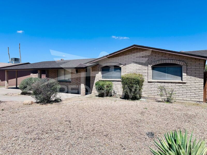 Mesa House: 1042 W Devonshire St