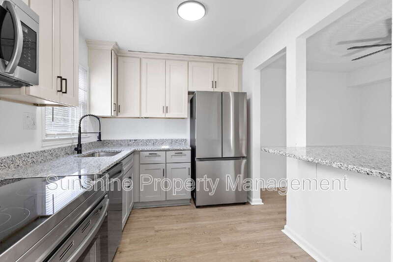 Norfolk House: 6591 Stoney Point South
