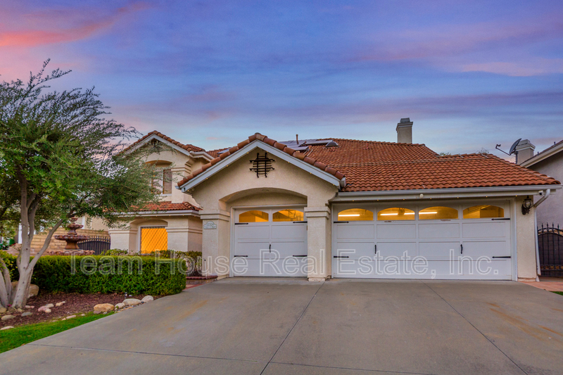 Santa Clarita House: 22324 Circle J Ranch Road