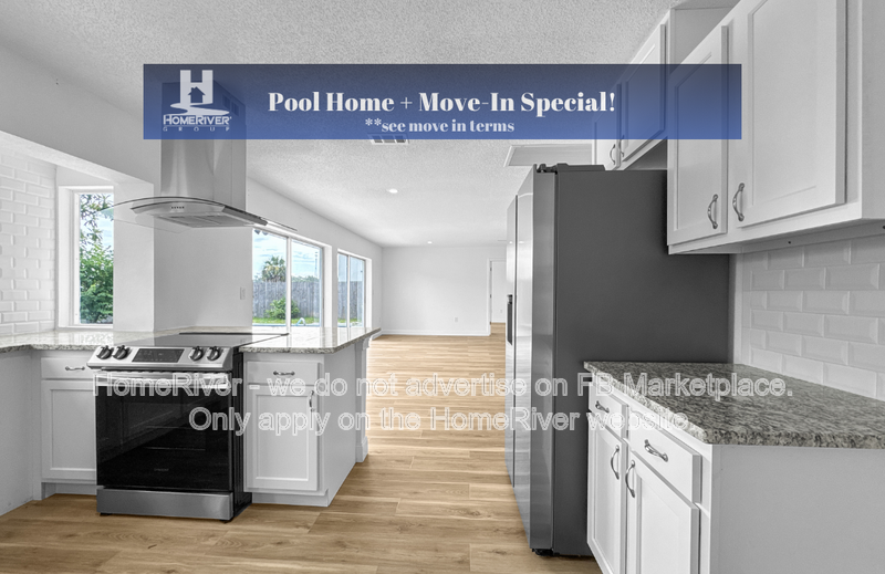 Port Charlotte House: 565 Clearview Dr