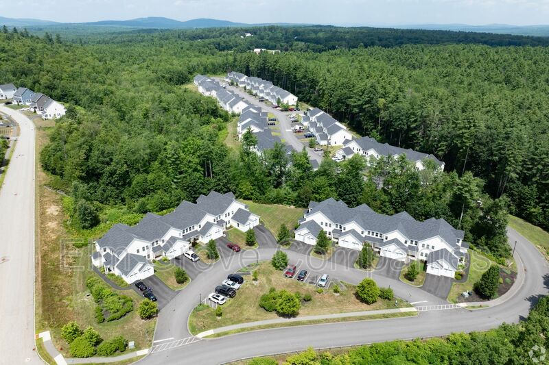 Rochester House: 46 Monroe Drive