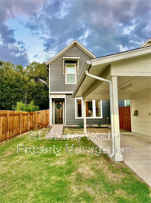 Austin House: 1924 Bunche Rd