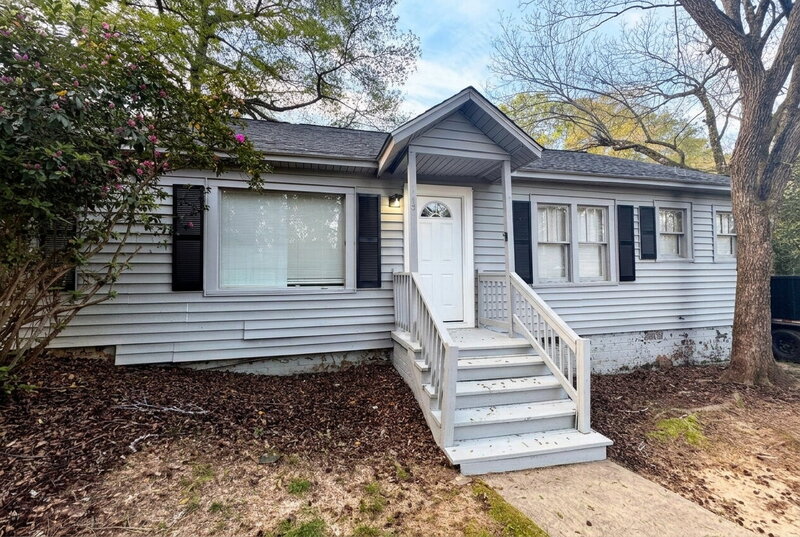 Barnesville House: 118 Cherry Street