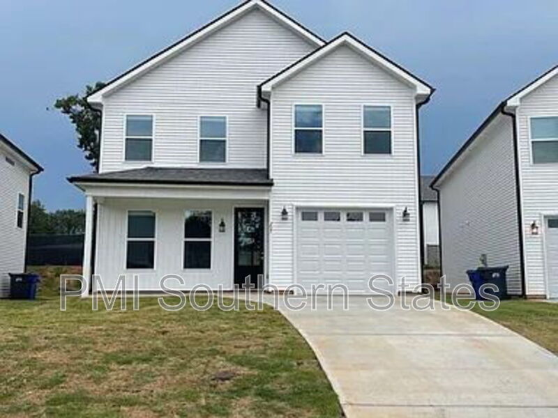 Travelers Rest House: 305 Clarus Crk Wy