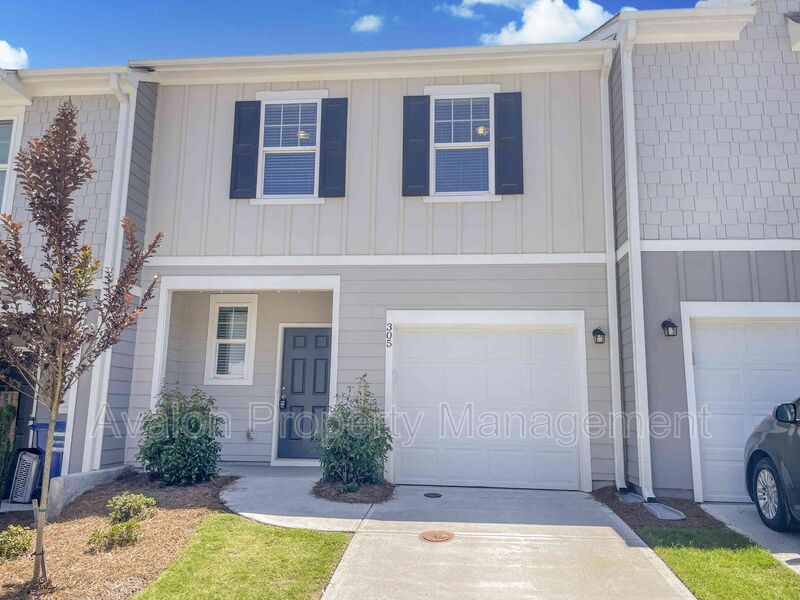 Cartersville House: 305 Penn Station Way