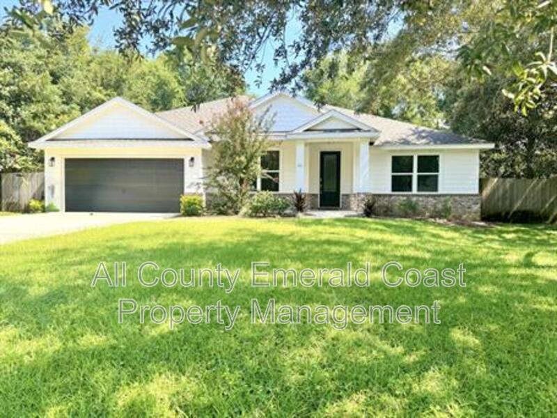 Destin House: 481 Kelly Street