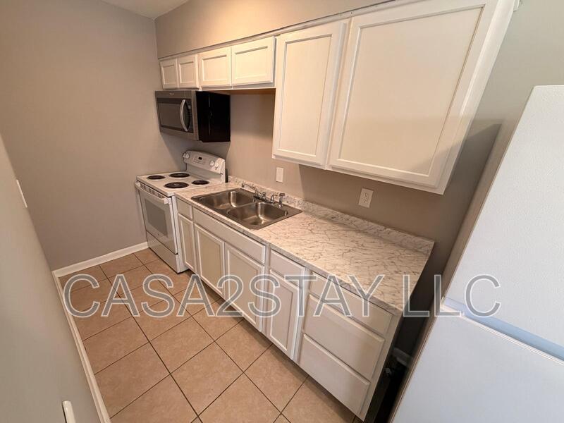 8
Louisville Condo: 5105 Malibu Ct