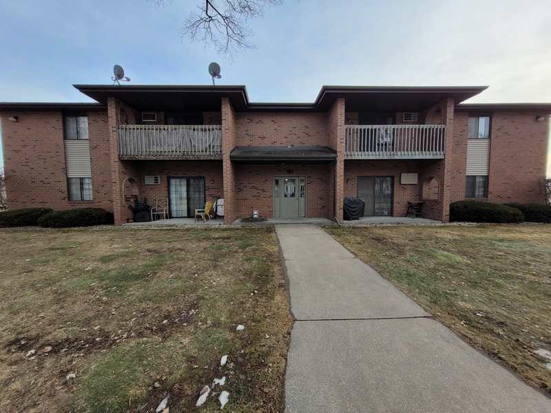 Seymour Condo: 230 Robbins Street - 8