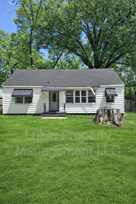 Memphis House: 2984 Birchdale Dr