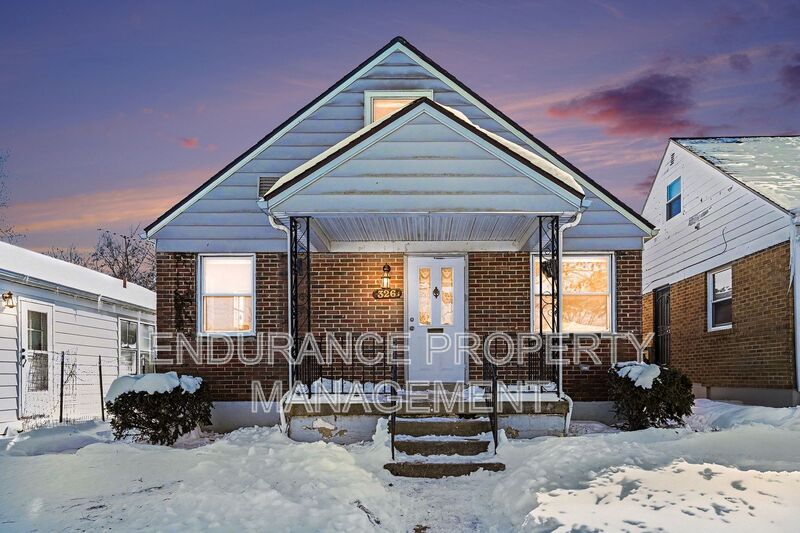 Dayton House: 326 Ernst Avenue