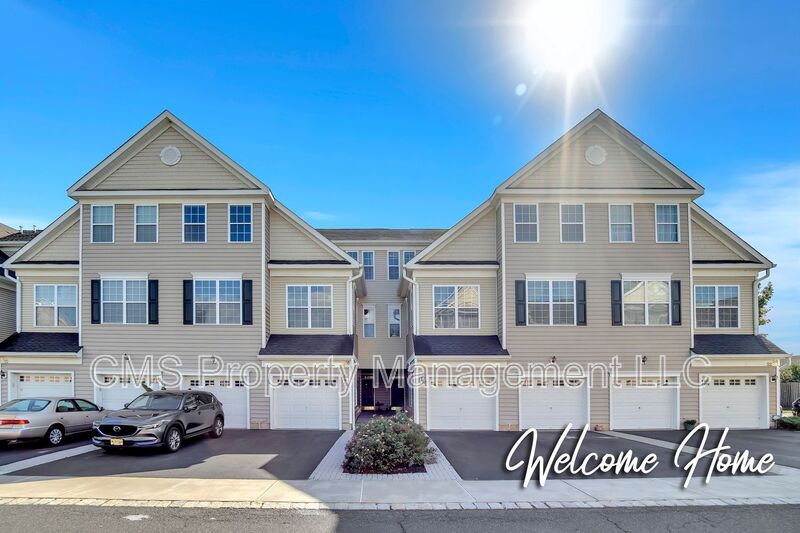 South Bound Brook Townhome: 16 Patriots Path