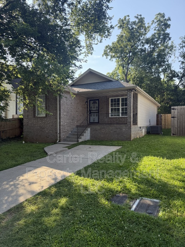 Nashville House: 1812 Glade Street
