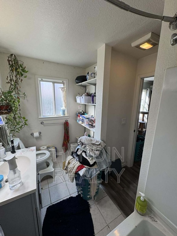 West Sacramento Condo: 623 James Street